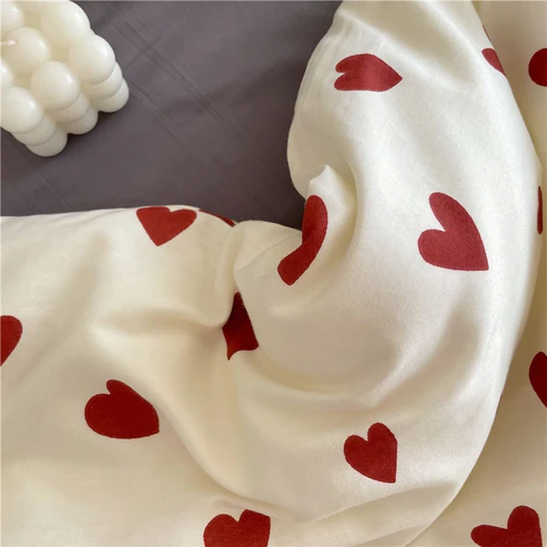 Classic Charm Red Hearts Bedding | Aesthetic Room Decor