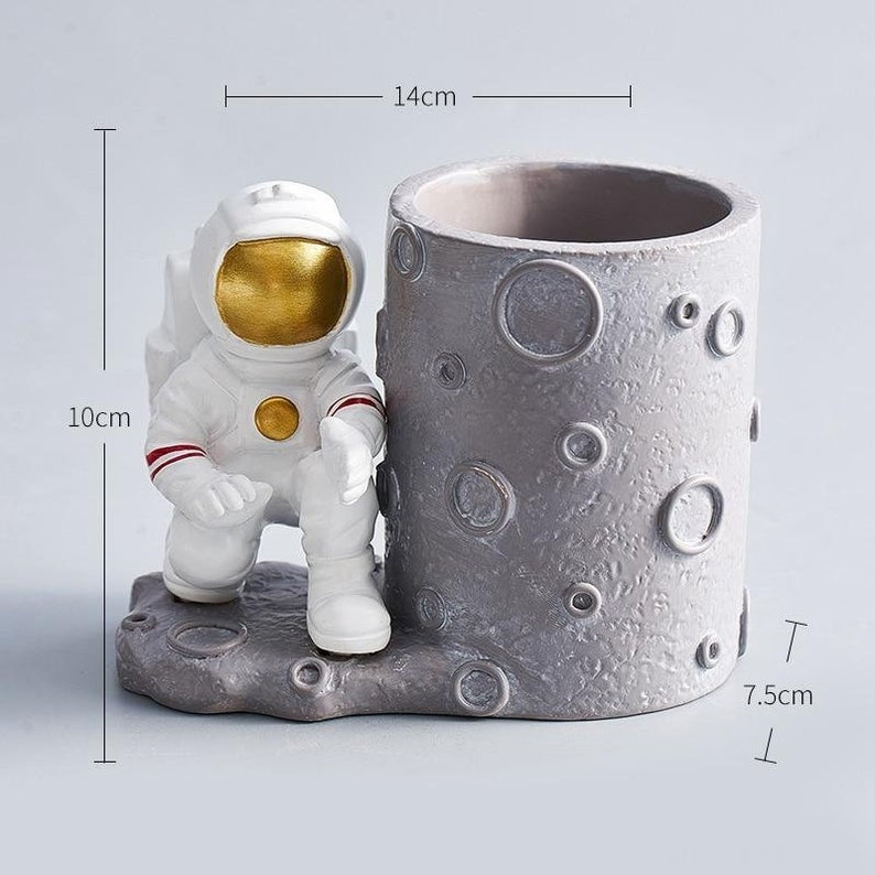 Astronaut Pen Holder