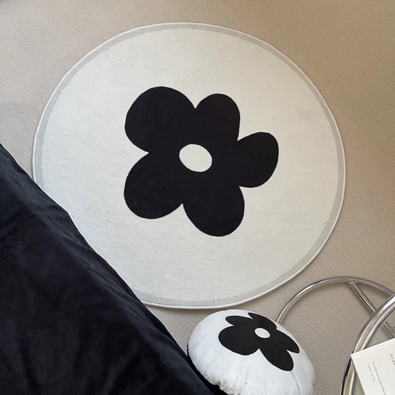 Black and White Daisy Rug | Flower Rug